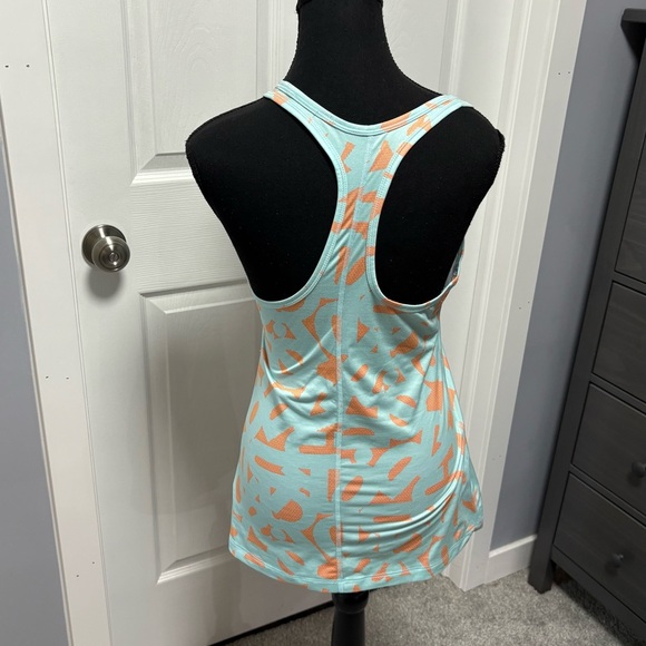 Nike Tank - Picture 2 of 5